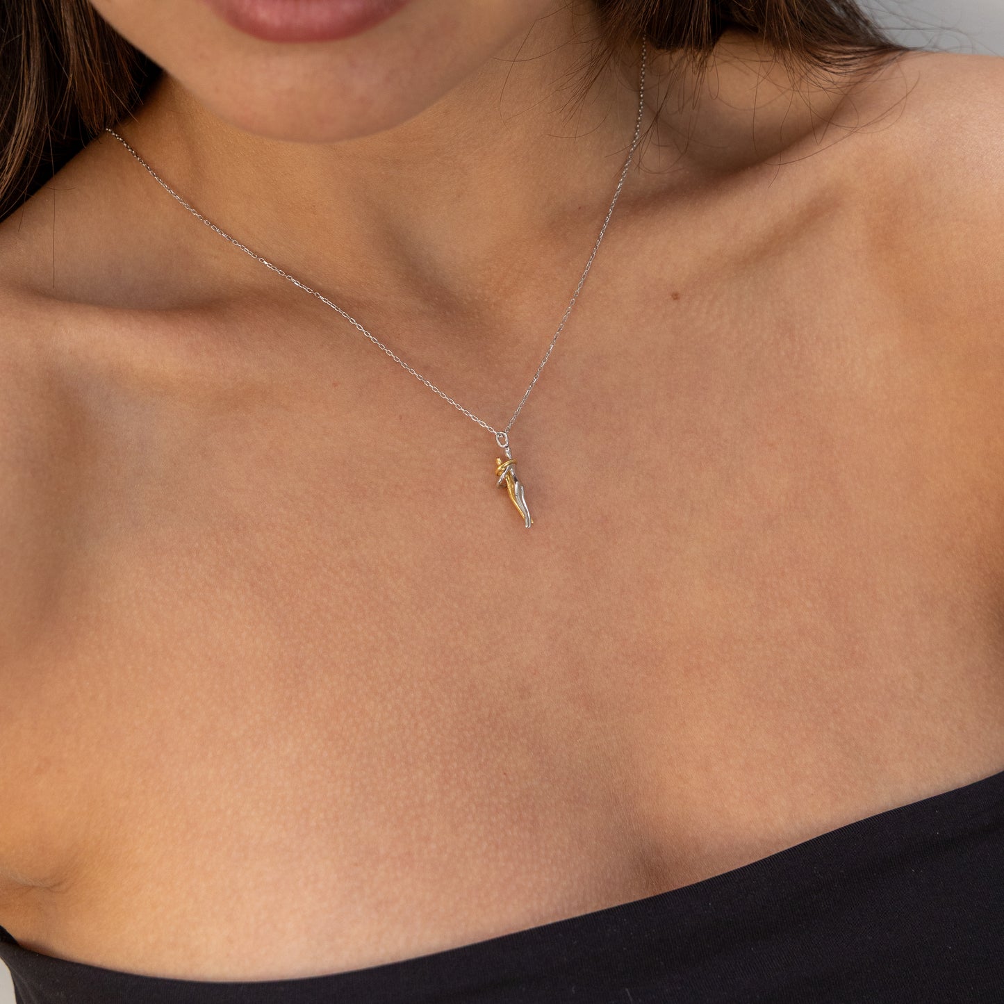 Sarılan Çift Figürlü Kolye | 925 Ayar Gümüş